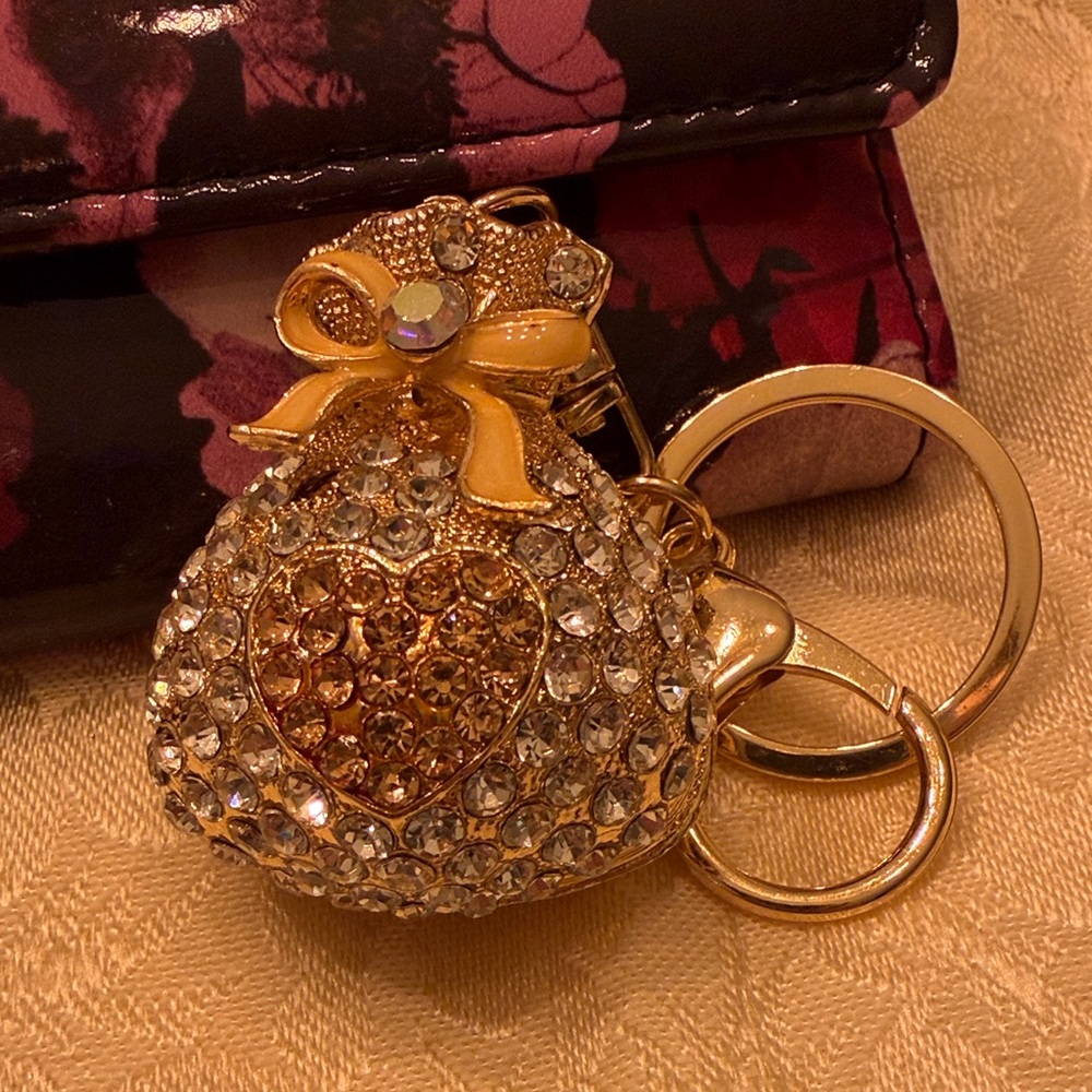 Floral Women's Clutch Wallet and Bag Charm! - Picture 2 of 7